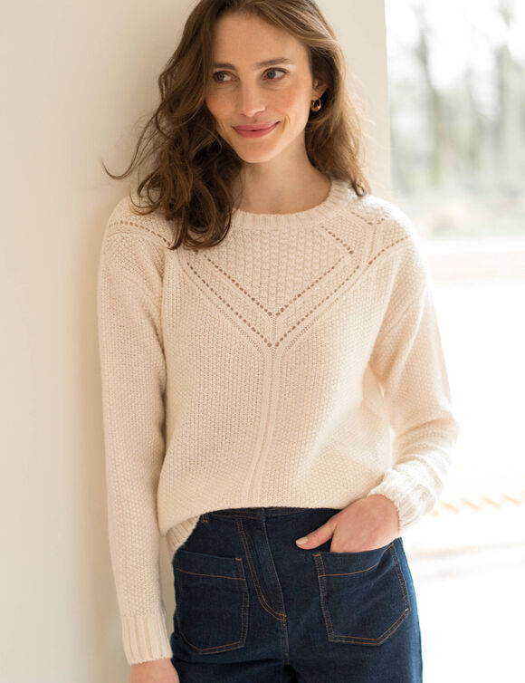 Pull col rond en maille fantaisie (écru) Pull col rond en maille fantaisie (écru)